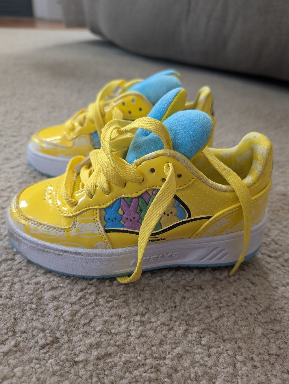 Heelys Yellow Patent Sneakers with Blue Tongue and Peeps Graphic